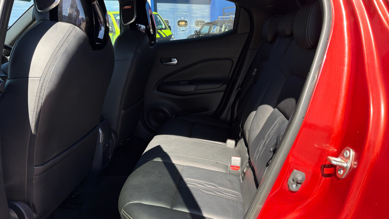 Nissan Juke 1.0 DiG-T 114 Tekna 5dr Petrol Hatchback